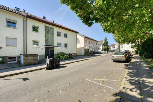 Haus & Straße v. N-O - 