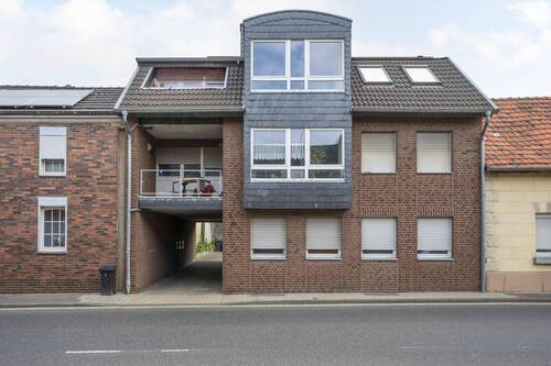 WWW.BOUWENS.DE - Gepflegtes Mehrfamilienhaus mit drei Wohneinheiten in Heinsberg - Hülhoven!