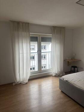 Zimmer 1 - 2 Zimmer Etagenwohnung zur Miete in Mannheim