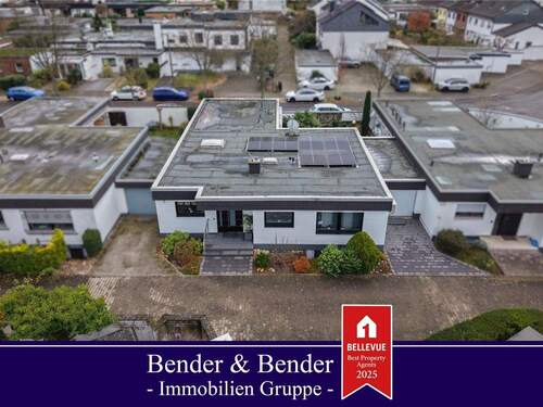 Hausansicht - Repräsentativer Flachdach-Bungalow in hervorragendem Zustand mit uneinsehbarem Grundstück und Garage!