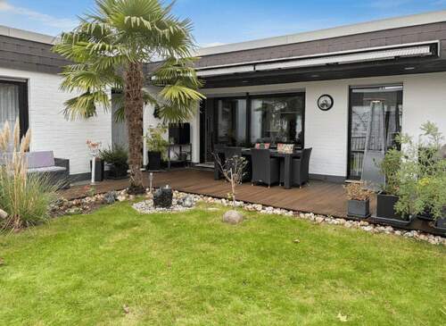 Garten mit Blick zur Terrasse - 