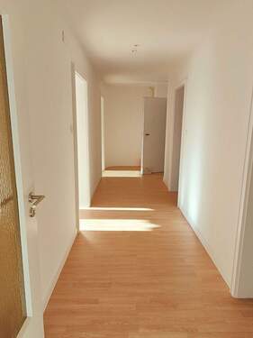 Flur Erdgeschoss - 6 Zimmer Mehrfamilienhaus, Wohnhaus in Coburg