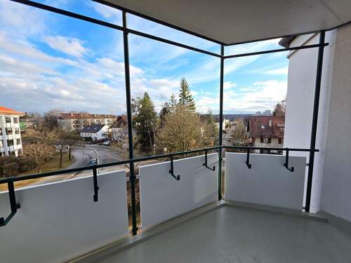 Südost-Balkon mit Weitblich - 2 Zimmer Etagenwohnung in Unterhaching