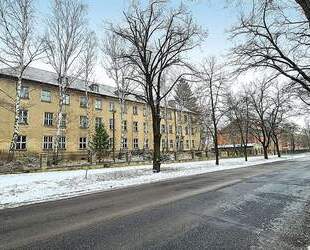 Ehemaliges Verwaltungsgebäude mit dazugehörigem Nebengebäude in Frankfurt (Oder)