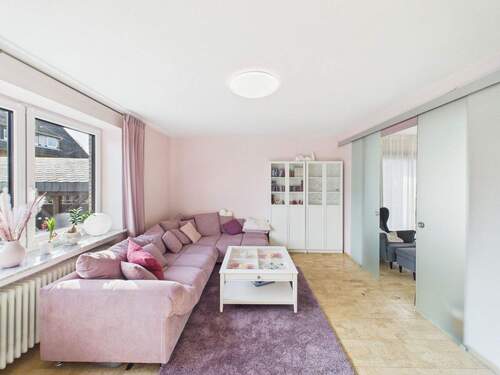 Wohnzimmer - 9 Zimmer Einfamilienhaus in Hessisch Oldendorf