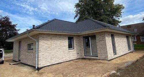Ansicht hinten.jpg - Bungalow mit 117,00 m&sup2; in Flintbek zum Kaufen