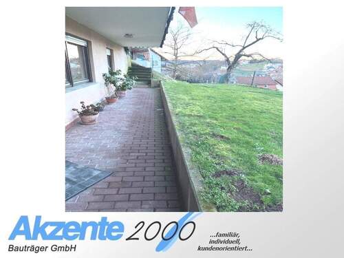 Terrasse - 3-Zimmer-Souterrainwohnung mit separatem Eingang und Terrasse