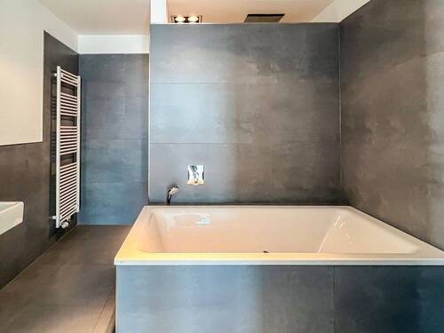 Modernes Badezimmer - 