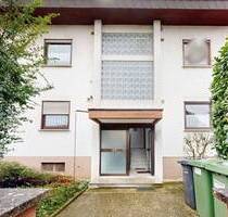 ~~ GEPFLEGTE DREI ZIMMER WOHNUNG MIT BALKON, KELLERRAUM UND GARAGE ~~ - Karlsdorf-Neuthard