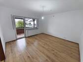 Schlafzimmer 1 mit Balkon - 3 Zimmer Etagenwohnung in Rodalben