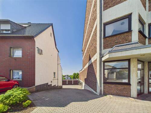 Zufahrt Stellplatz - 