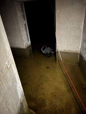 17 Keller - Wasser - 