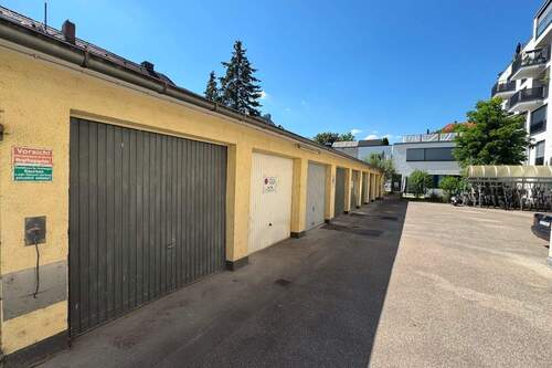 Titelbild - PKW-Einzelgarage zu verkaufen Nähe Bahnhof Moosach !