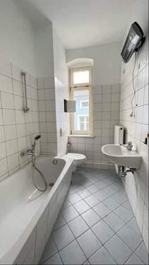 Tageslichtbad mit Wanne - 