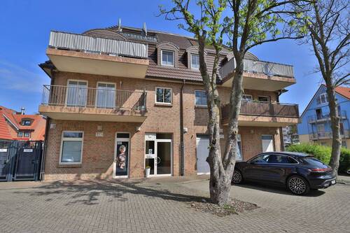 großzügiger Balkon in Süd-/ Westlage - Ostseebad Boltenhagen - schöne und ruhige 3-Zimmer-Eigentumswohnung in zentraler Lage, 180 m bis zum Strand!