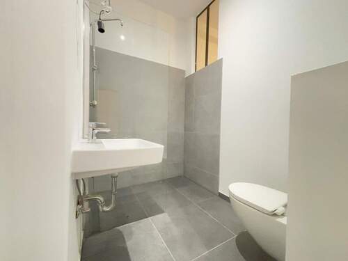 Badezimmer - 3 Zimmer Etagenwohnung zum Kaufen in Berlin