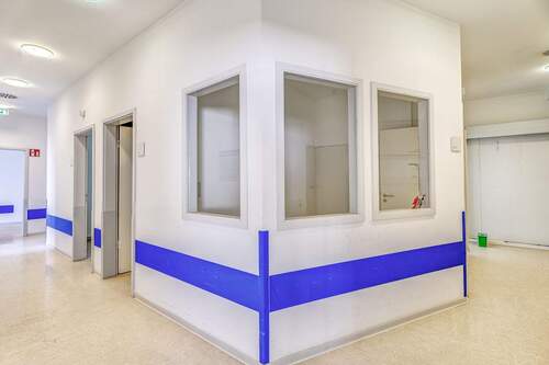 Flur Ansicht 1.jpg - 8 Zimmer Büro zur Miete in Göppingen