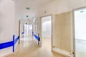 Flur Ansicht 2.jpg - 8 Zimmer Büro in Göppingen