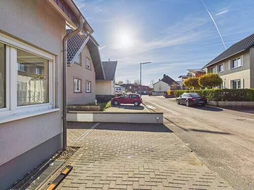 Stellplatz - 3 Zimmer Einfamilienhaus in Erftstadt