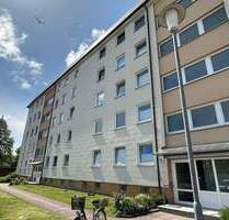 Helle 2 Zimmer-Wohnung mit Loggia und Fahrstuhl - Uetersen