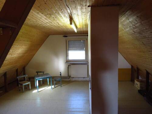 Dachboden 3 - 