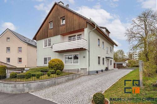 Außenansicht - 4 Zimmer Etagenwohnung zum Kaufen in Selb