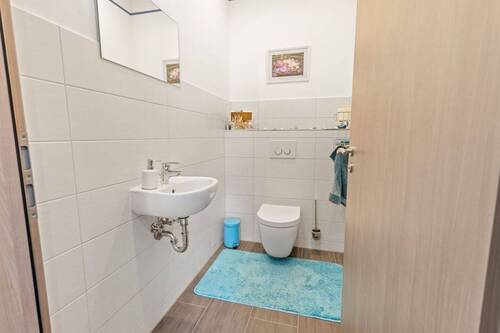 Gäste-WC im Erdgeschoss - 