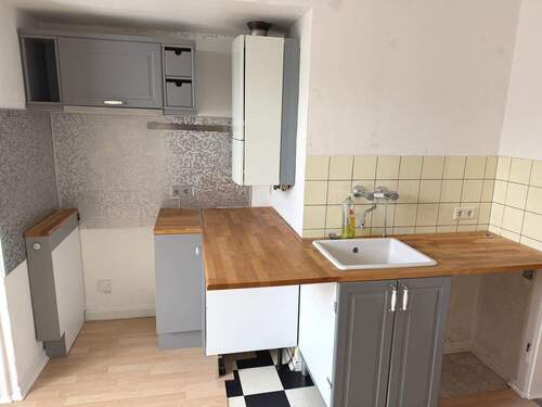 EBK ohne Geräte.jpeg - Etagenwohnung mit 56,00 m&sup2; in Düsseldorf zur Miete