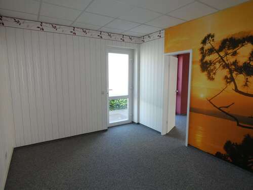 Nebeneingang/Zimmer - 