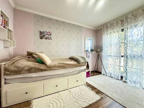 Schlafzimmer 3 - Mehrfamilienhaus, Wohnhaus mit 180,30 m² in Wächtersbach zum Kaufen