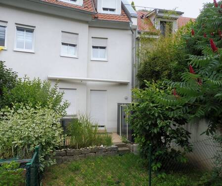 Außenanlage_Garten.JPG - 3 Zimmer Etagenwohnung zum Kaufen in Neustadt an der Aisch