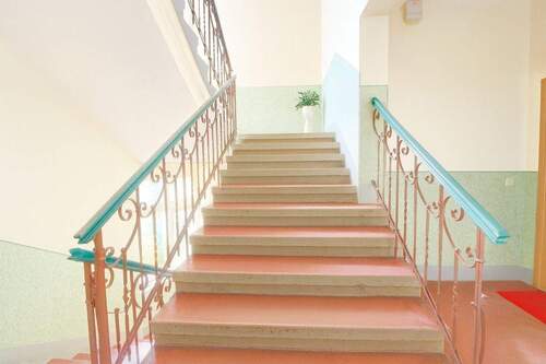 historischer Treppenaufgang - 3 Zimmer Etagenwohnung in Dresden