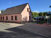 Haus und Einfahrt - 5 Zimmer Einfamilienhaus in Teupitz