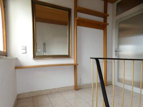 Treppenhaus / Vorplatz (EG) - 