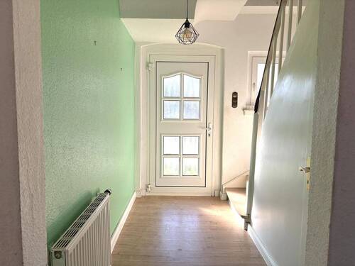 Einladender Eingangsbereich - 4 Zimmer Doppelhaushälfte in Moers