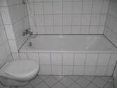 Bad mit Badewanne - 