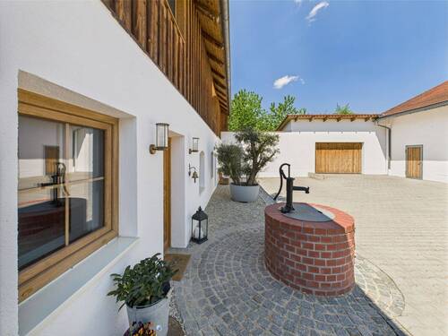 Eingang - Einfamilienhaus mit 265,00 m² in Frontenhausen / Witzeldorf zum Kaufen