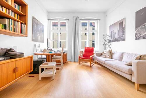 Wohnzimmer - 2 Zimmer Etagenwohnung zum Kaufen in Berlin