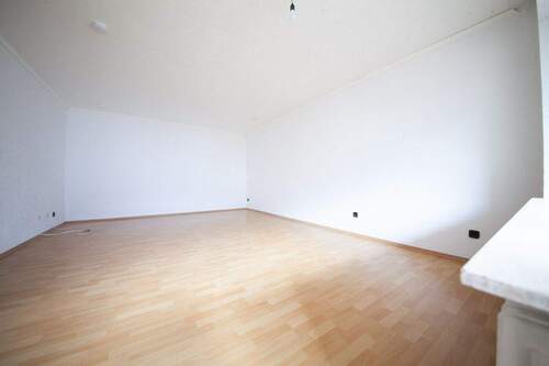 Wohn und Essbereich - 4 Zimmer Etagenwohnung zum Kaufen in Rodgau