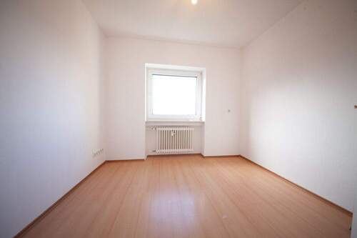 Schlafzimmer 2 von 3 - 