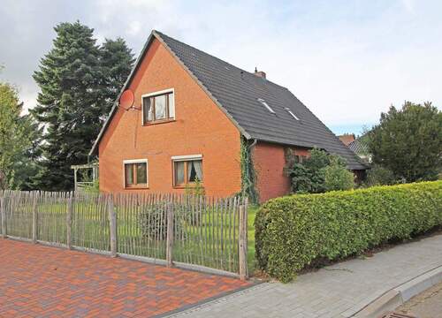 Giebelansicht - 6 Zimmer Einfamilienhaus zum Kaufen in Wahlstedt