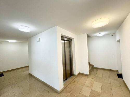 Hausflur mit Lift - 3 Zimmer Etagenwohnung in Weil am Rhein