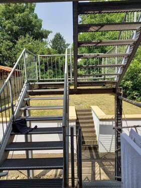 mit kleinem Balkon - 