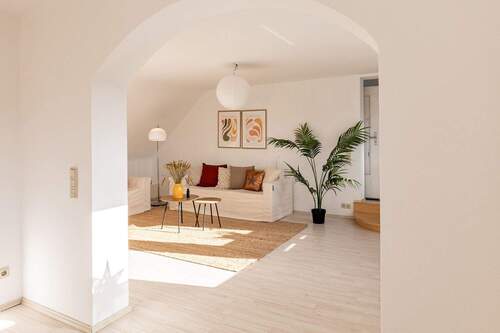 Blick ins Wohnzimmer - 