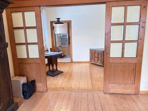 großzügiger Wohn-Essbereich (7) - 