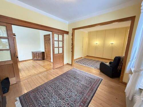 großzügiger Wohn-Essbereich (6) - 