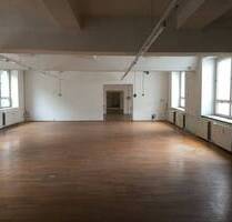 Gewerbe-Büro-Studio- oder Verkaufsfläche mit Parkett und eigenem Eingang sofort beziehbar - Auerbach