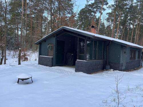 Südseite mit Eingangsbereich - 2 Zimmer Bungalow zum Kaufen in Bad Schmiedeberg