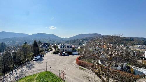 Aussicht - Etagenwohnung mit 123,00 m&sup2; in Baden-Baden zur Miete