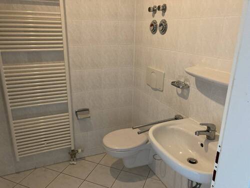 Bad mit Wanne - 